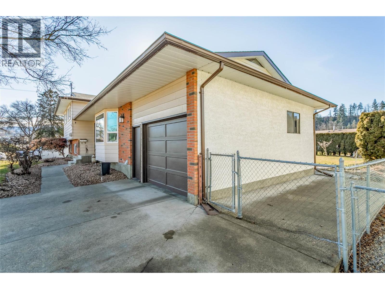935 Hickory Road