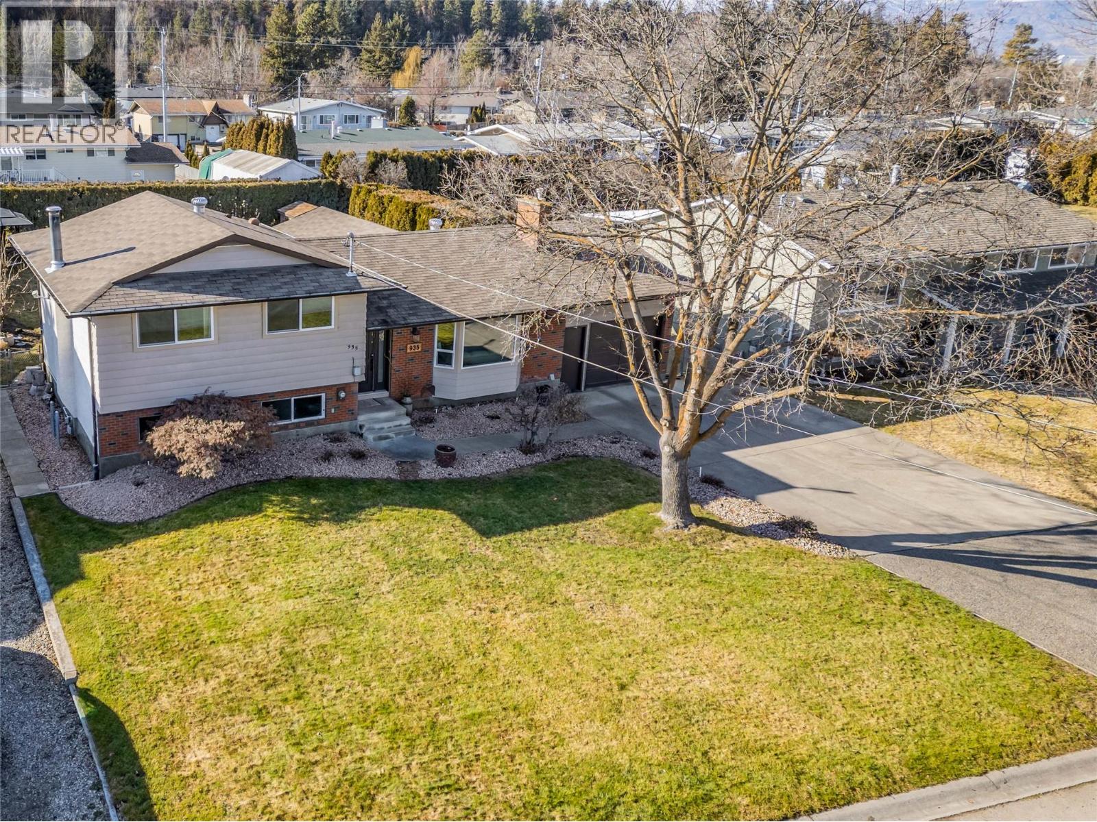 935 Hickory Road