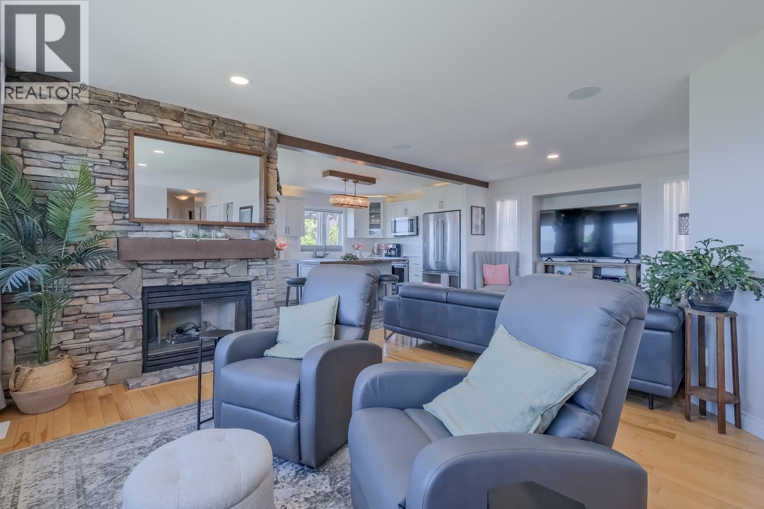 853 Toovey Road