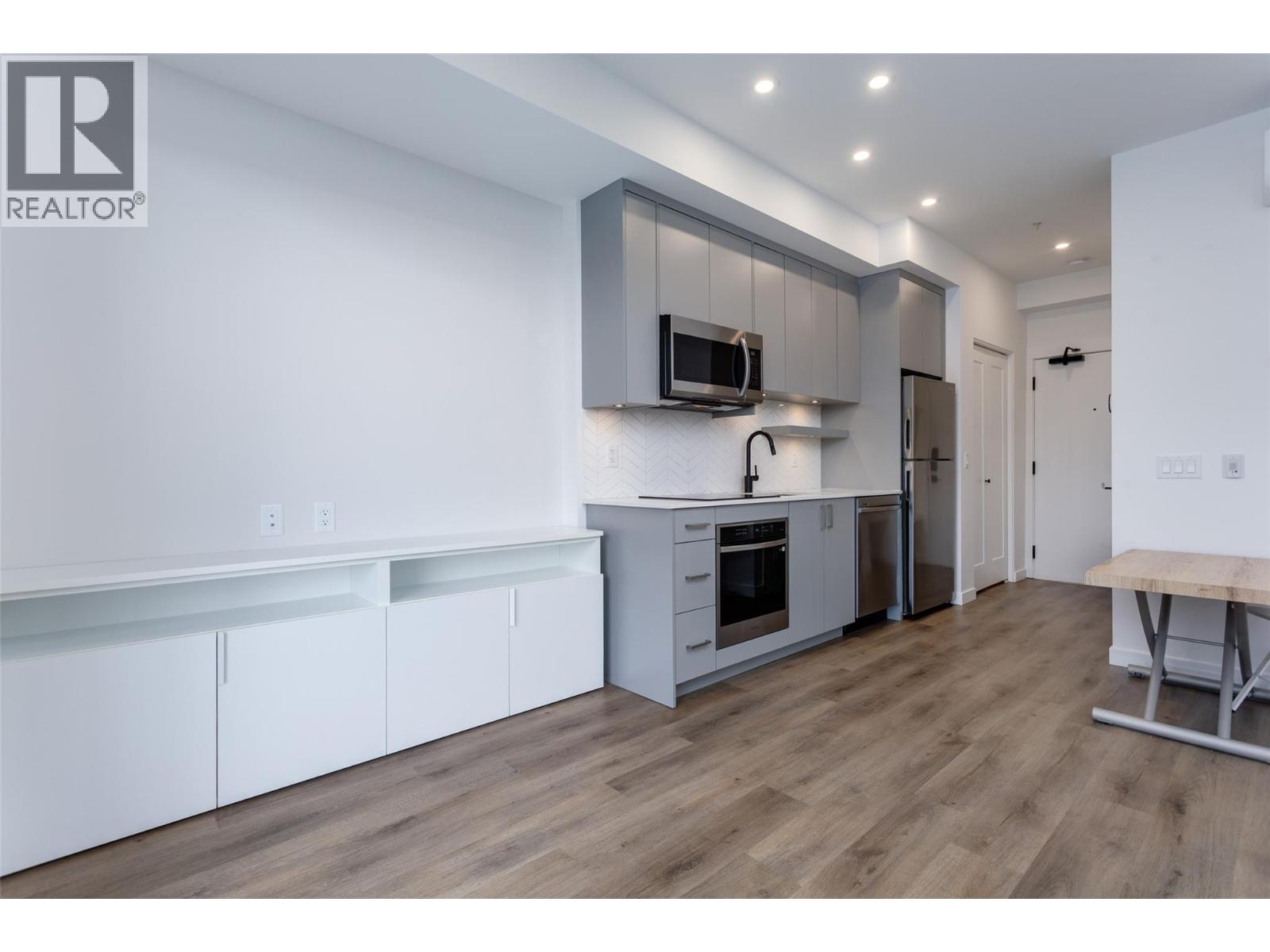 1274 Devonshire Avenue Unit# 307 Lot# 32