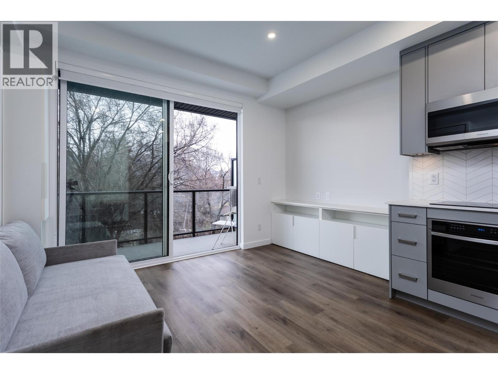 1274 Devonshire Avenue Unit# 307 Lot# 32