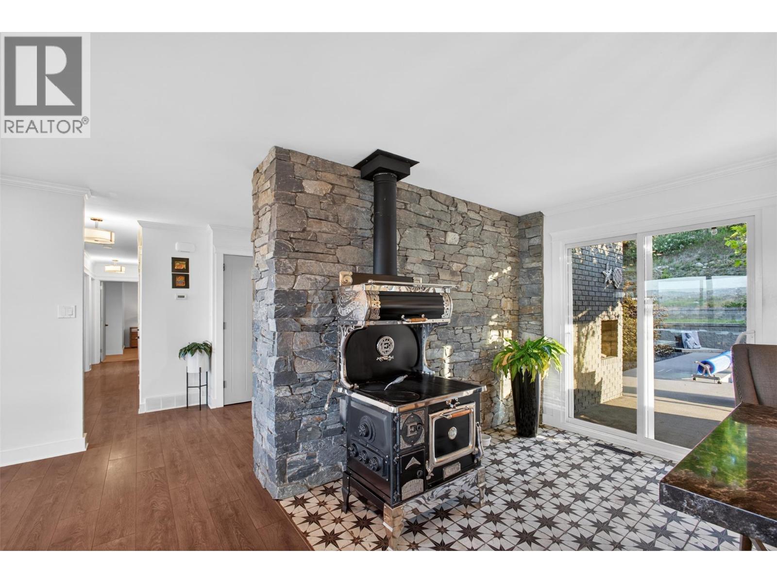2351 Boucherie Road