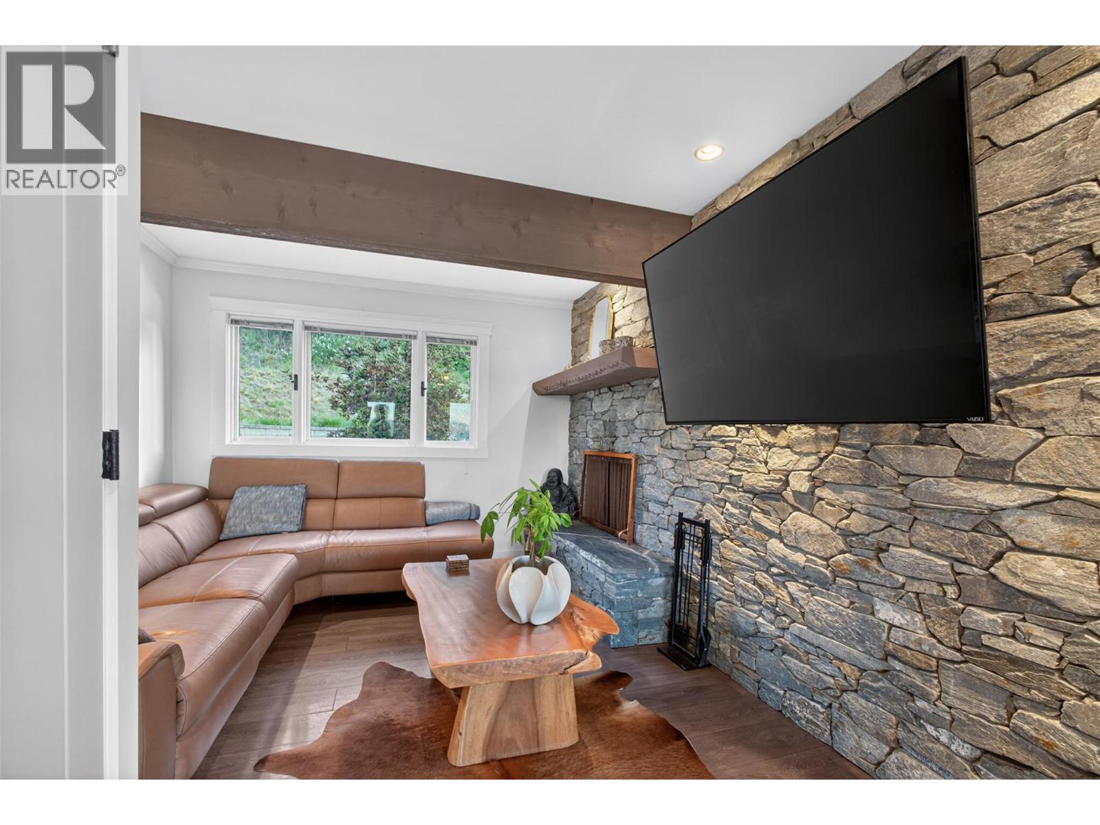 2351 Boucherie Road