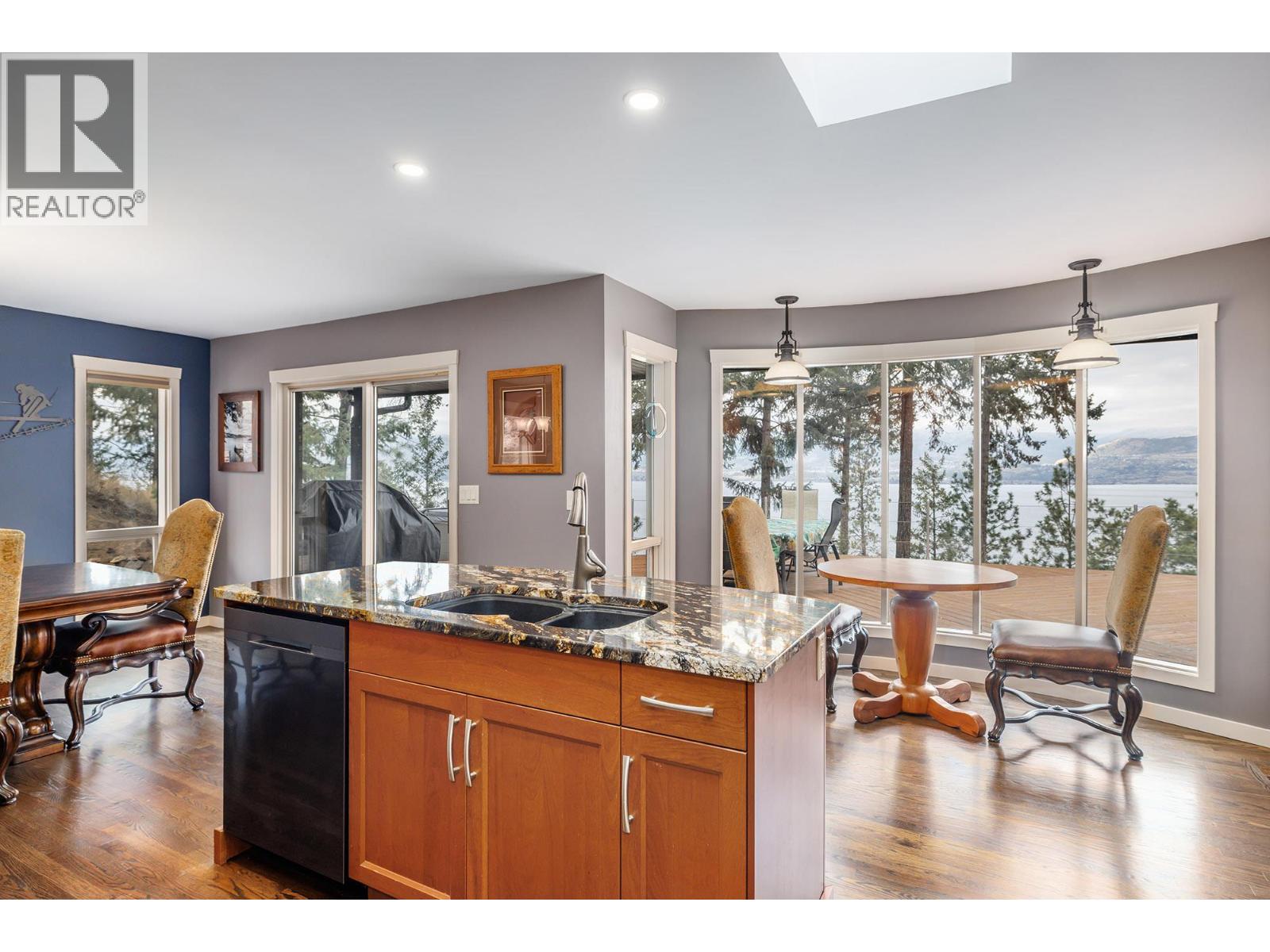 5715 Lakeshore Road
