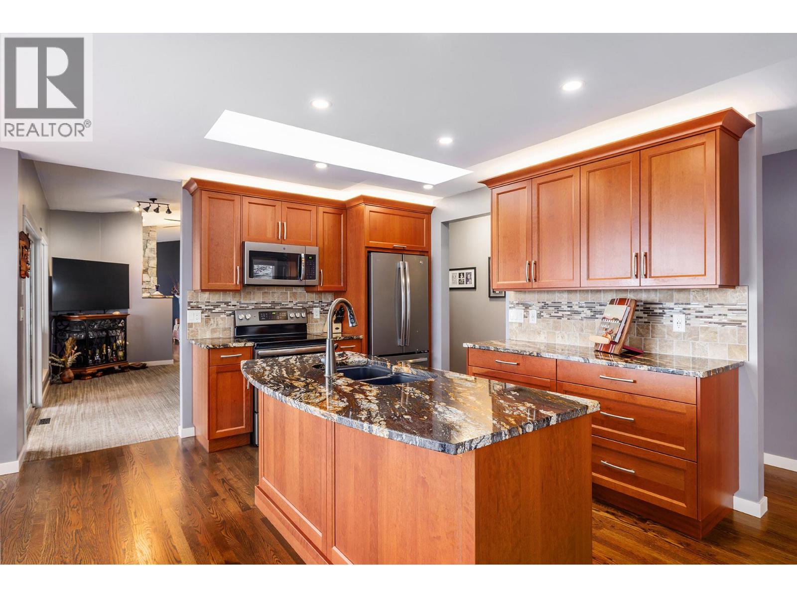 5715 Lakeshore Road