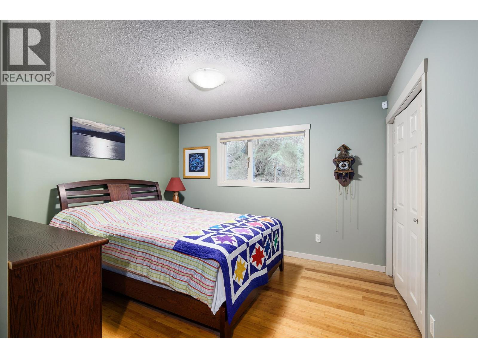 5715 Lakeshore Road