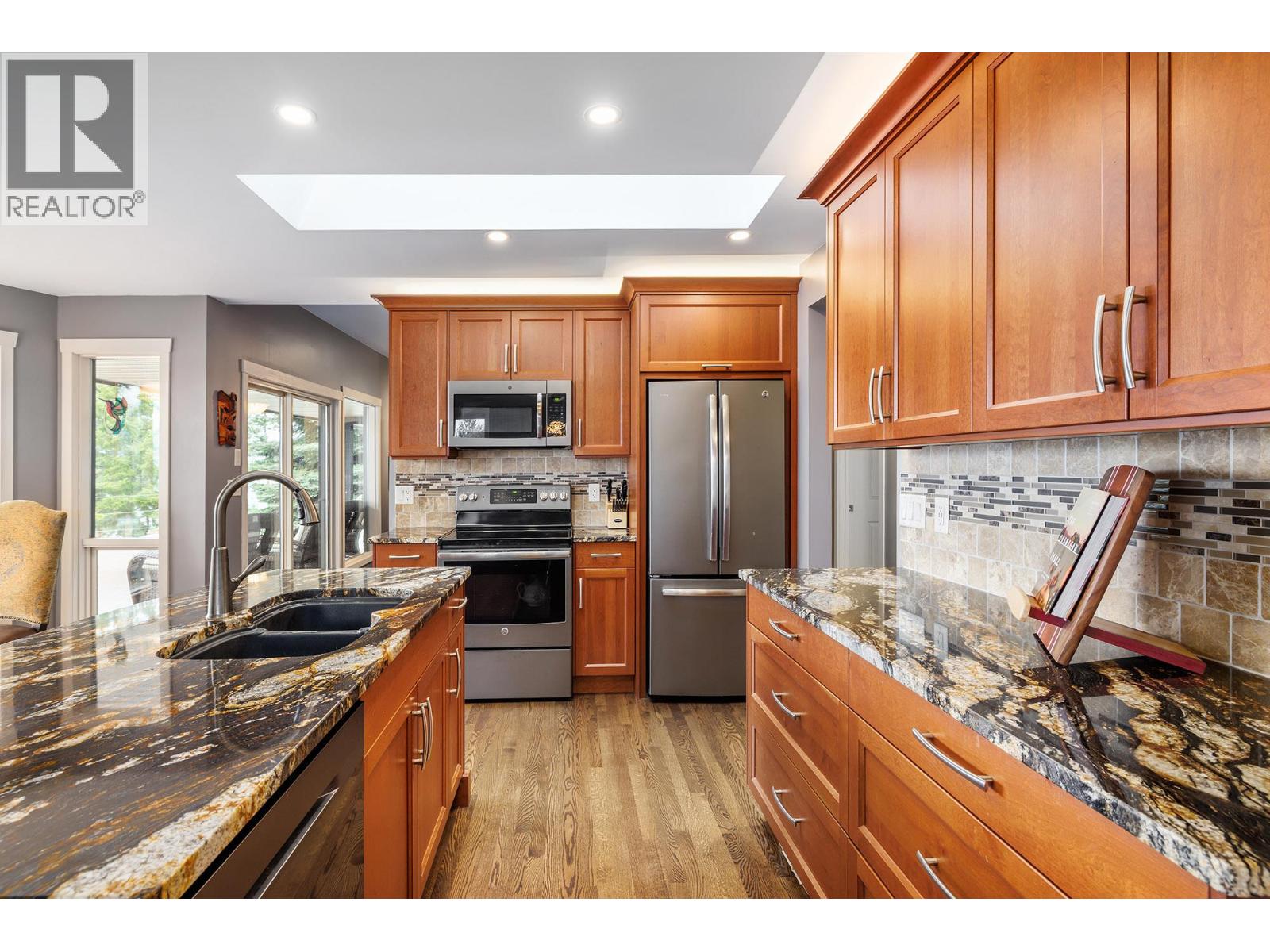 5715 Lakeshore Road