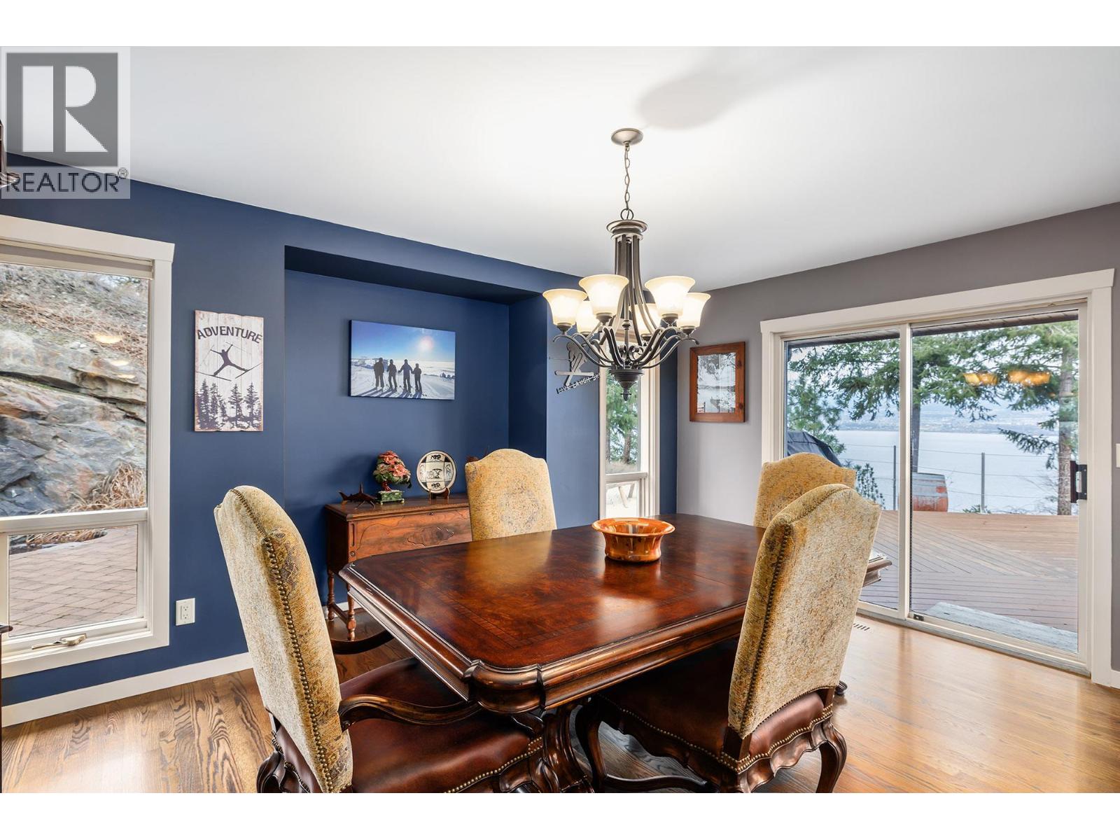 5715 Lakeshore Road