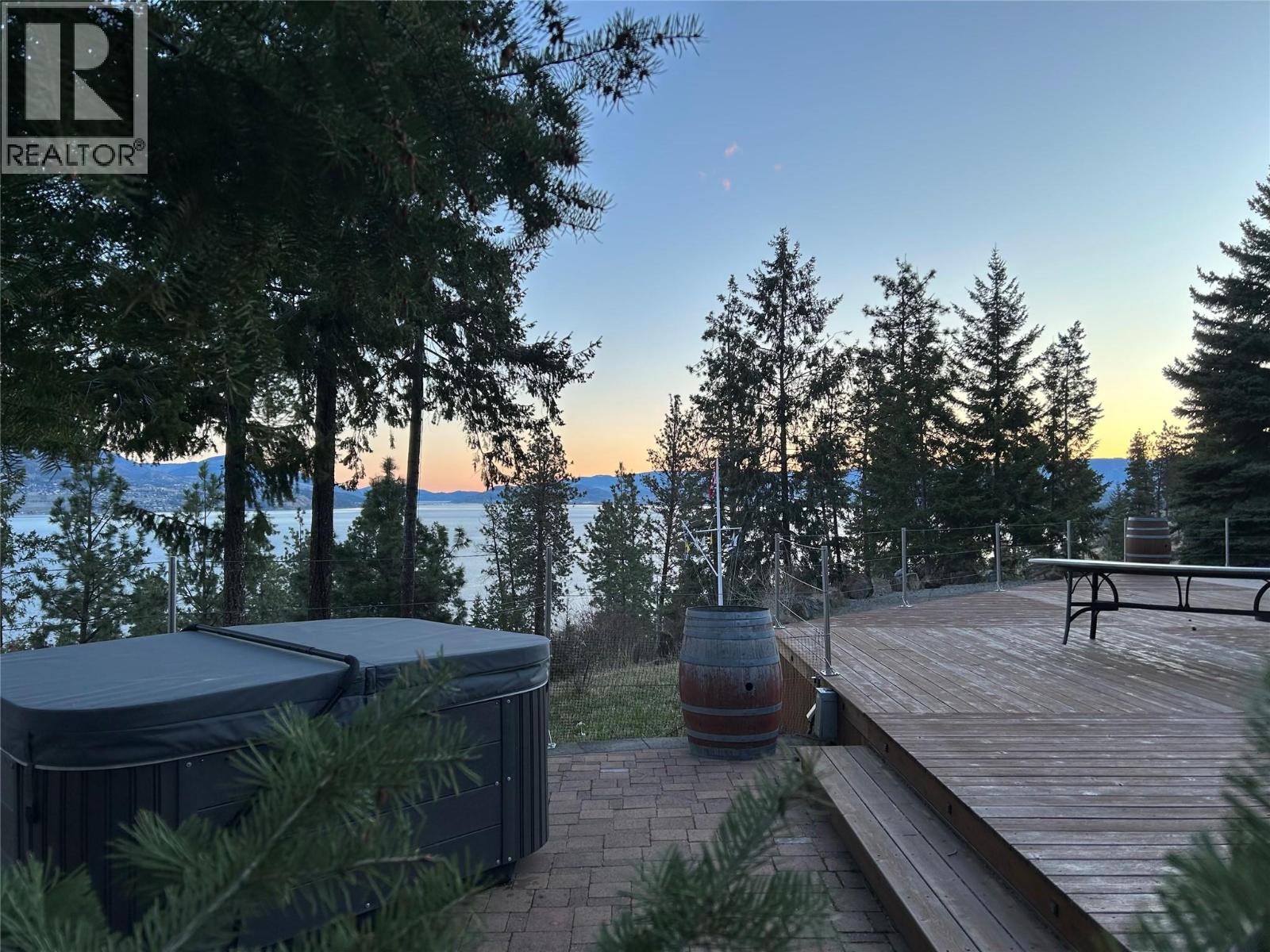 5715 Lakeshore Road