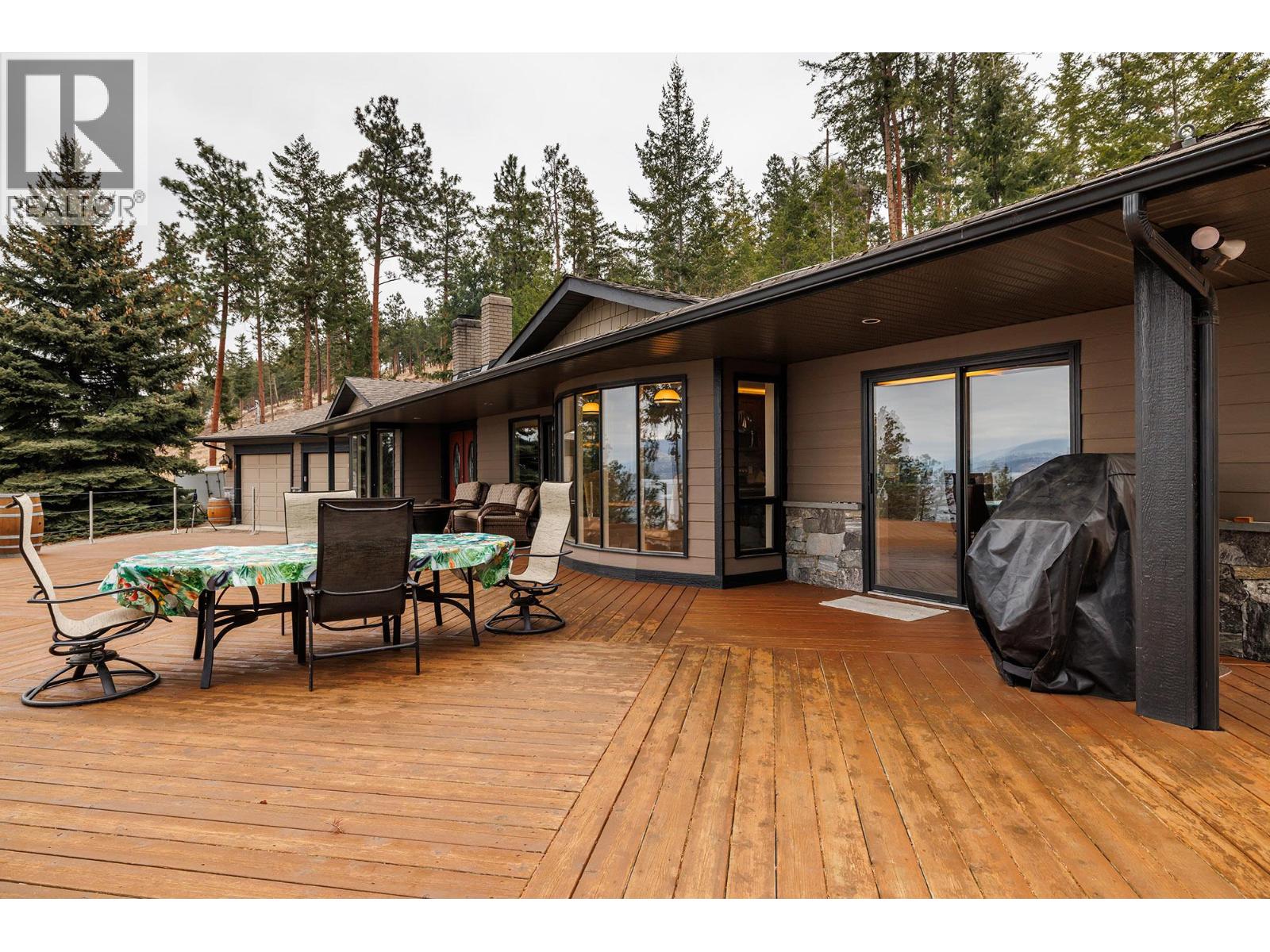 5715 Lakeshore Road