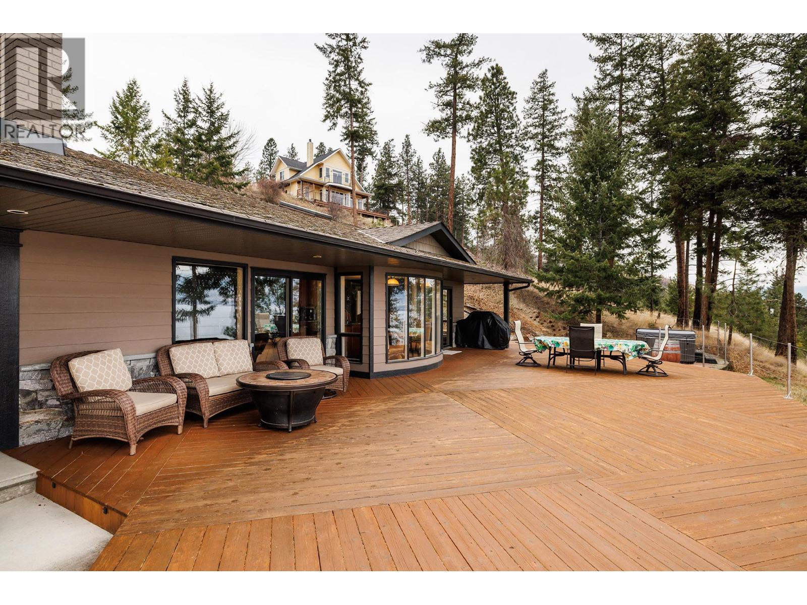 5715 Lakeshore Road