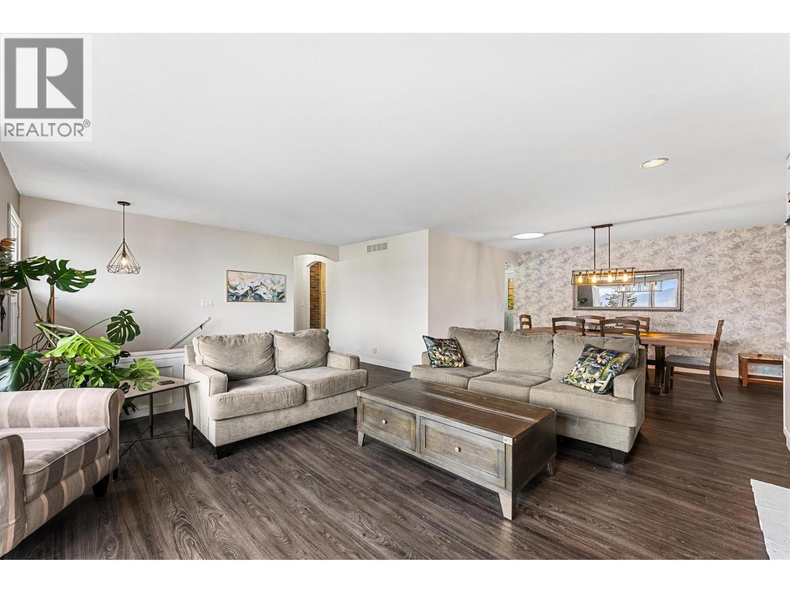 1642 Griffiths Place