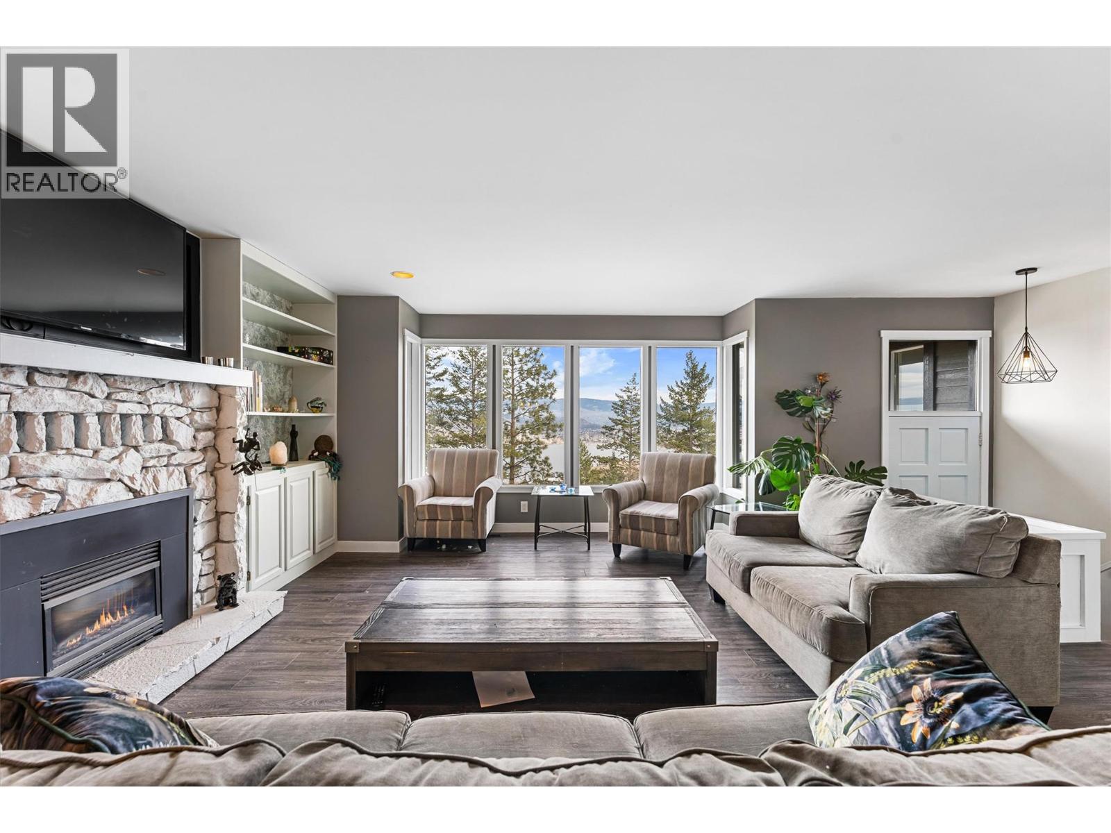 1642 Griffiths Place