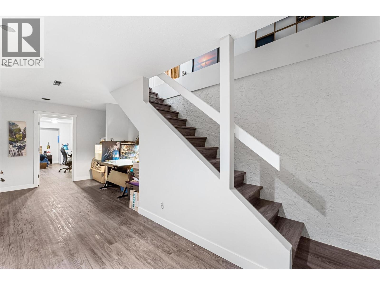 1642 Griffiths Place