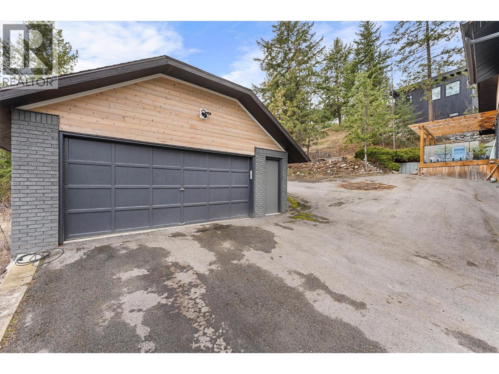1642 Griffiths Place