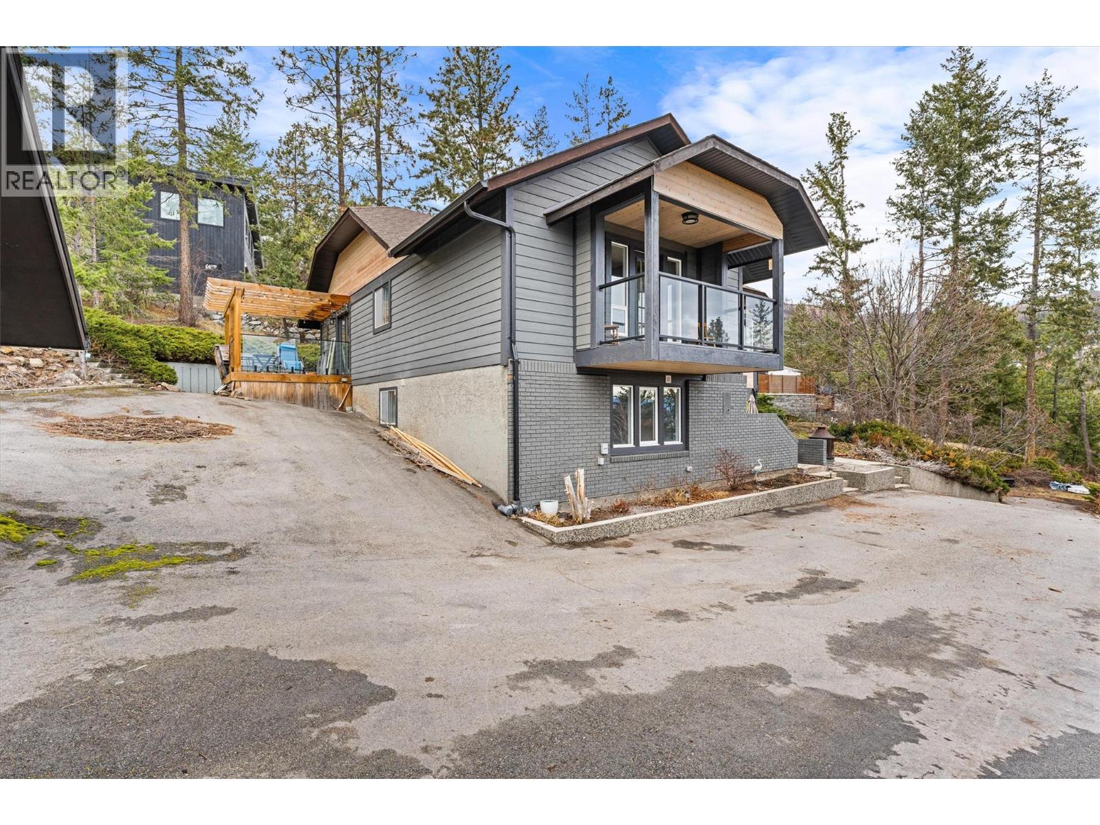 1642 Griffiths Place