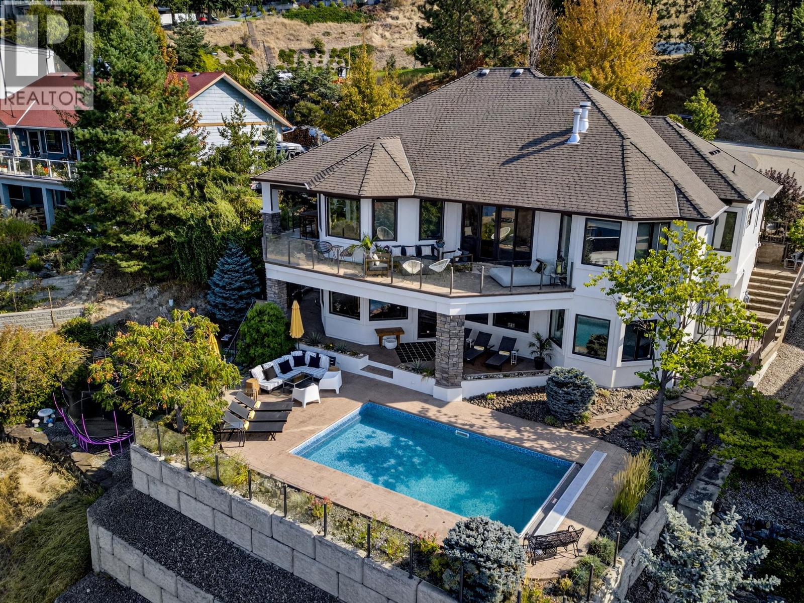 390 Okaview Road