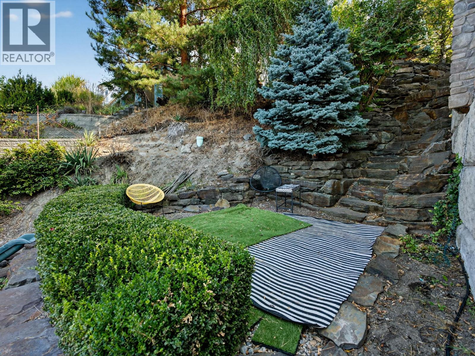 390 Okaview Road