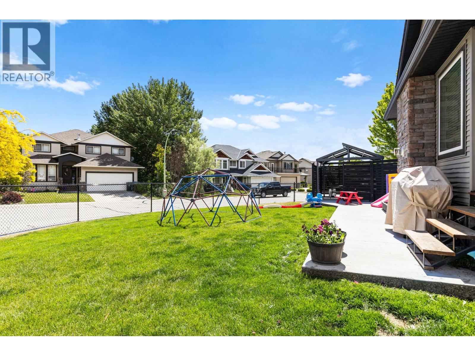 2079 Shelby Crescent