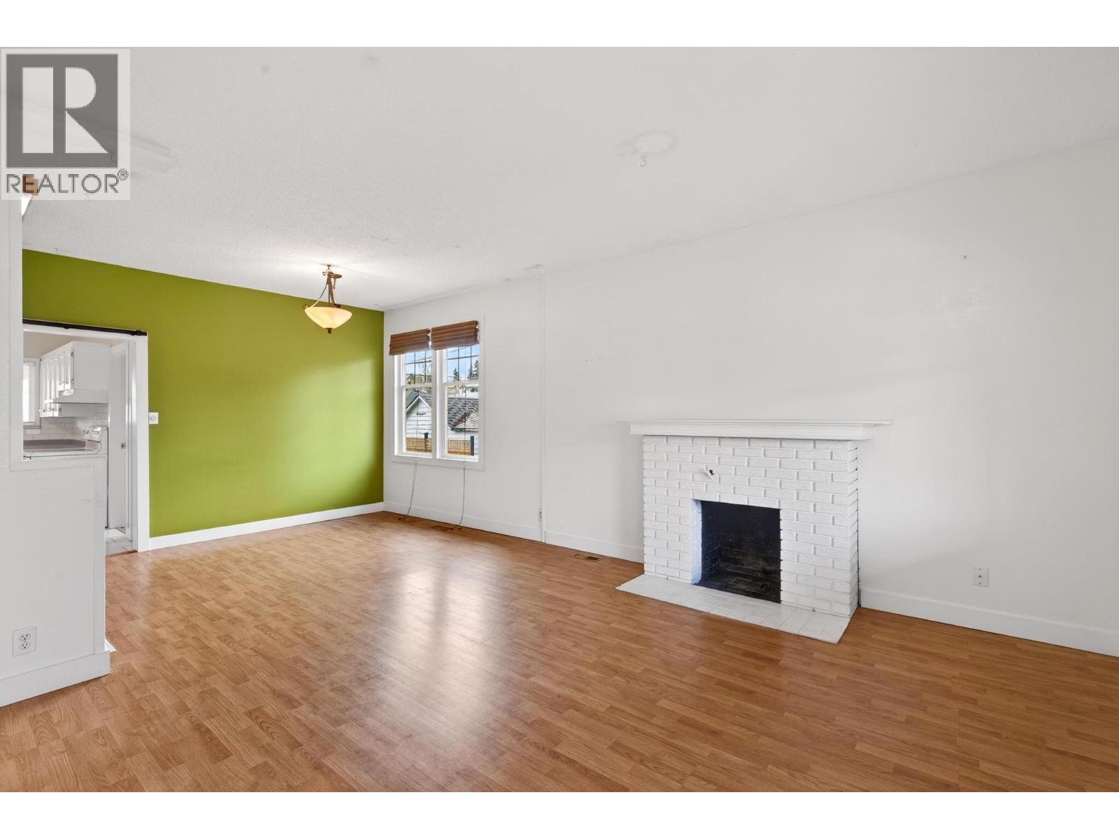 815 Lawrence Avenue