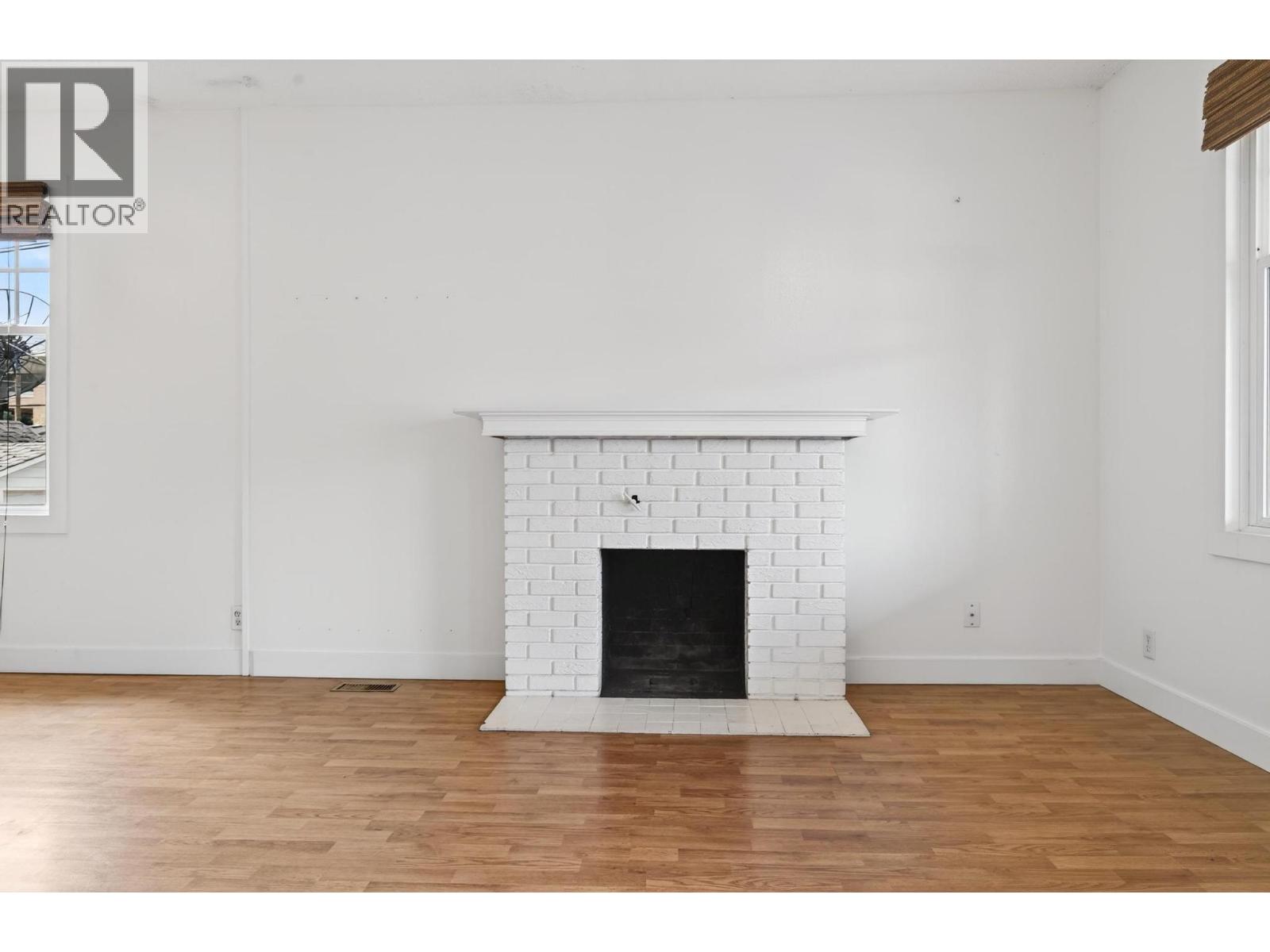815 Lawrence Avenue