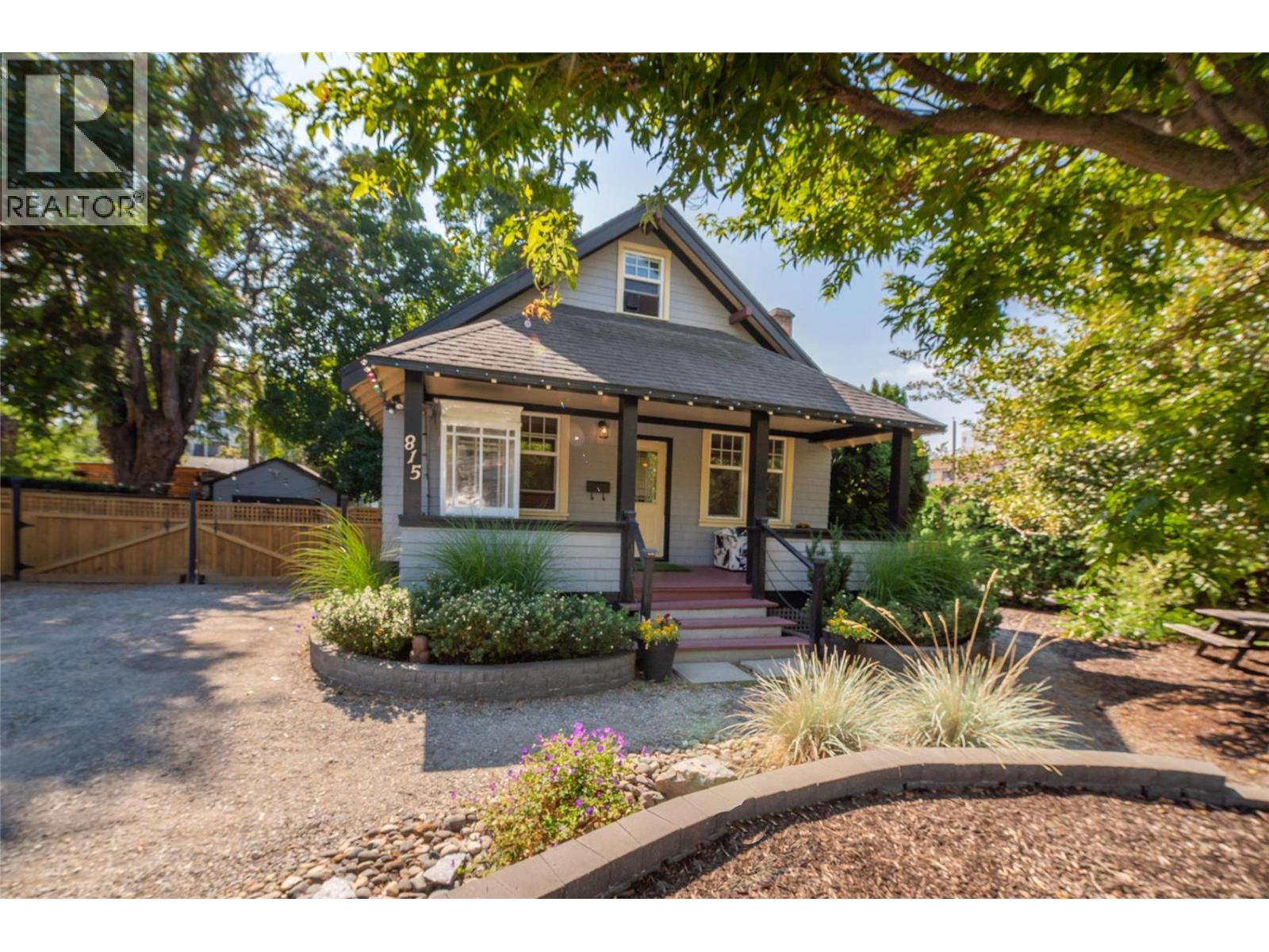 815 Lawrence Avenue