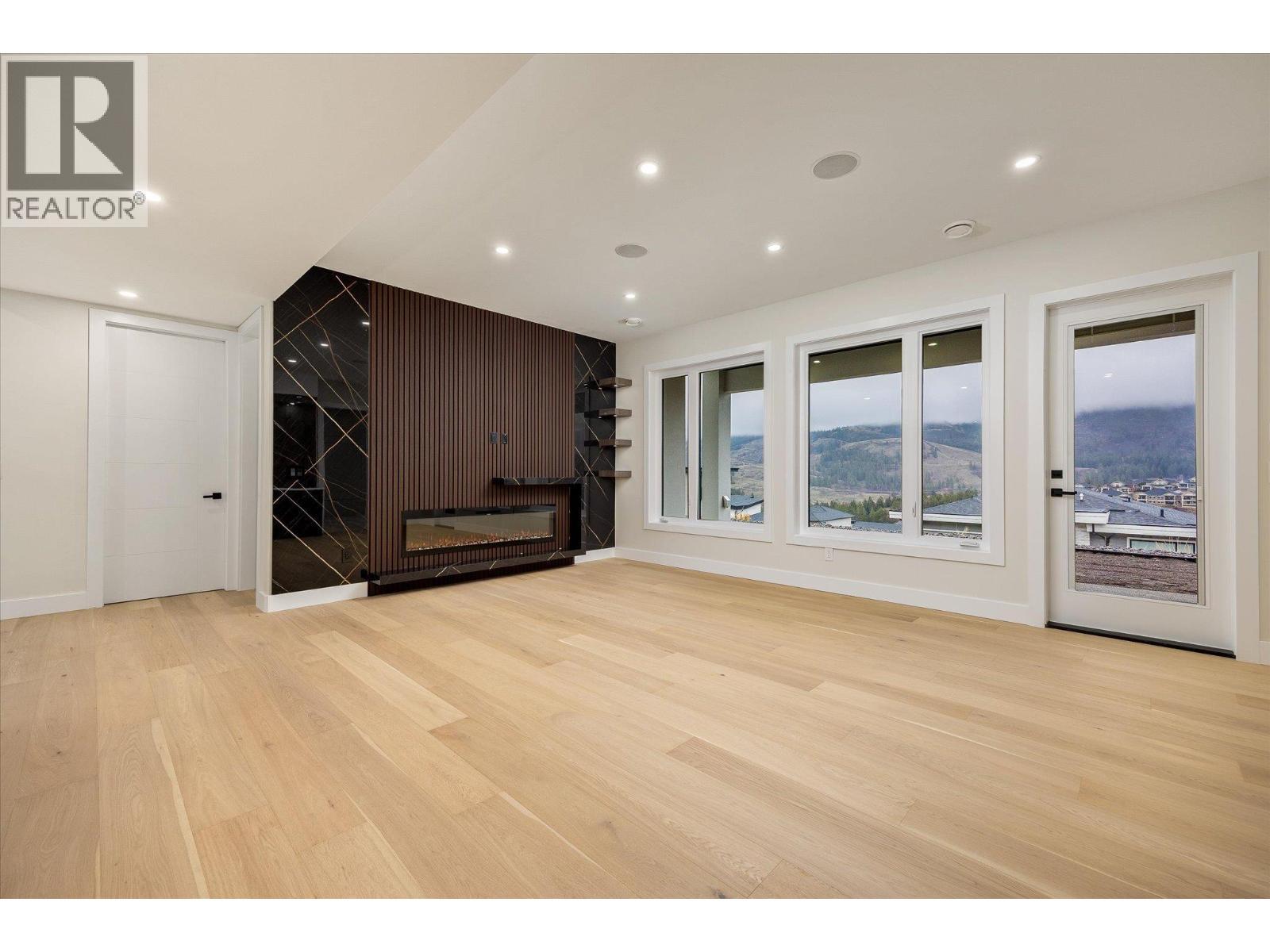 979 Loseth Drive