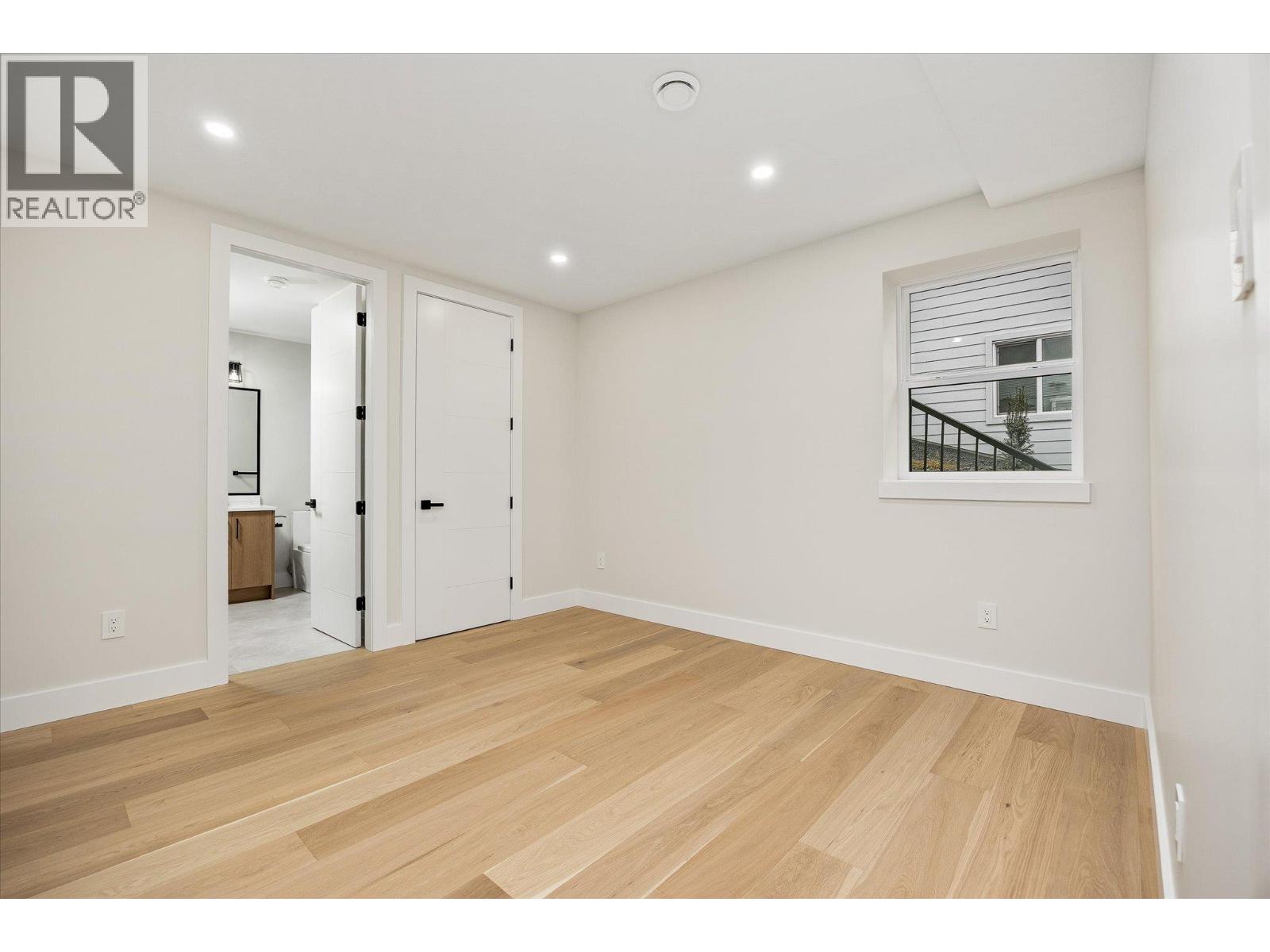 979 Loseth Drive