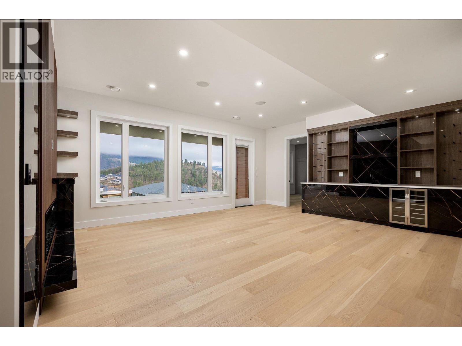979 Loseth Drive