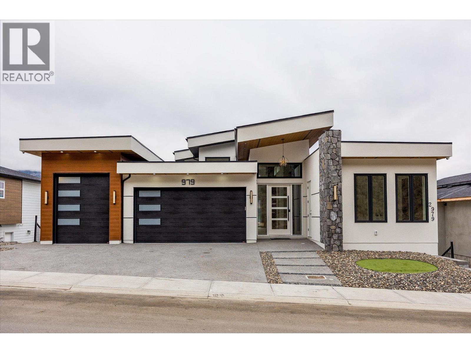 979 Loseth Drive