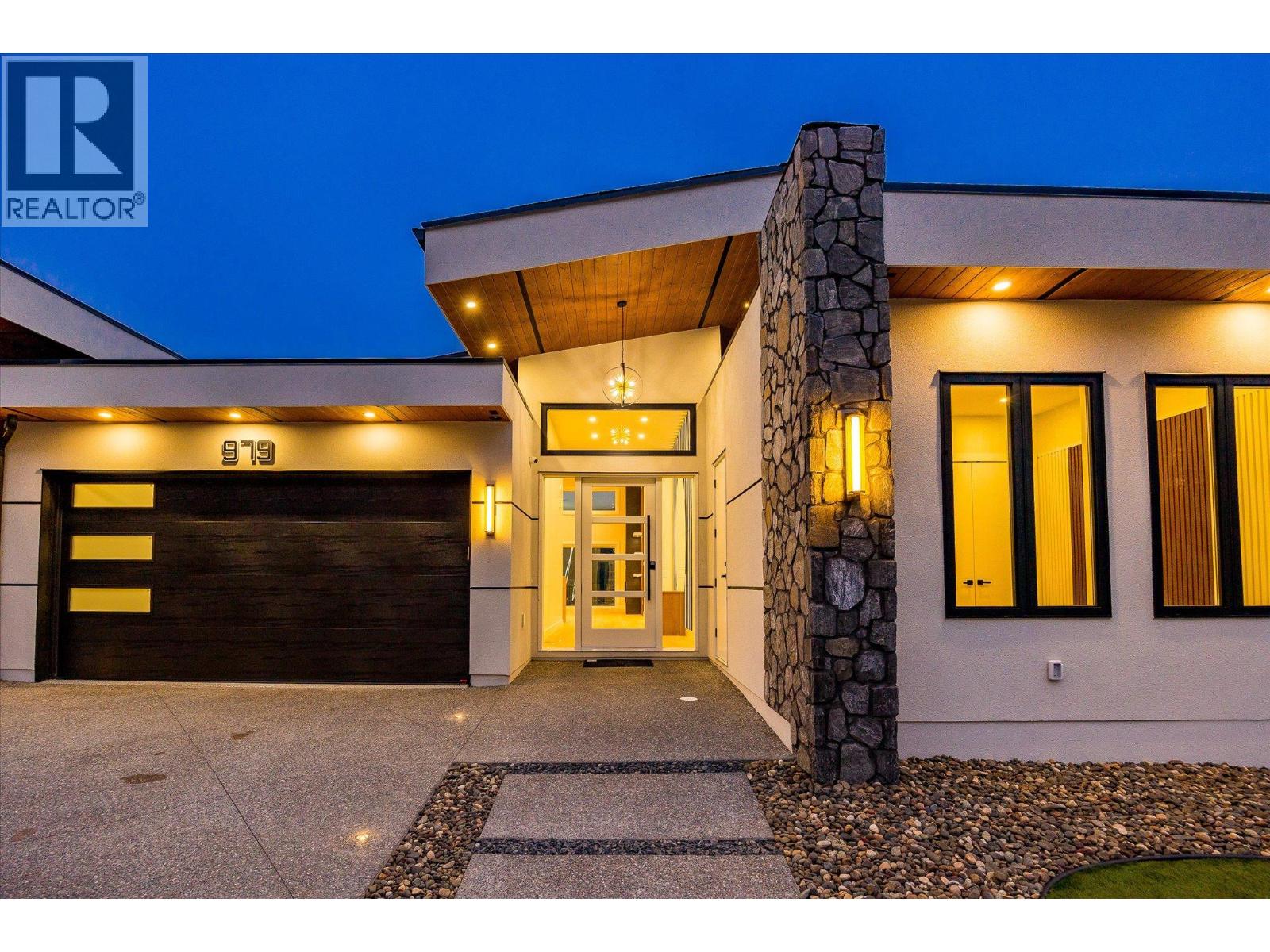 979 Loseth Drive