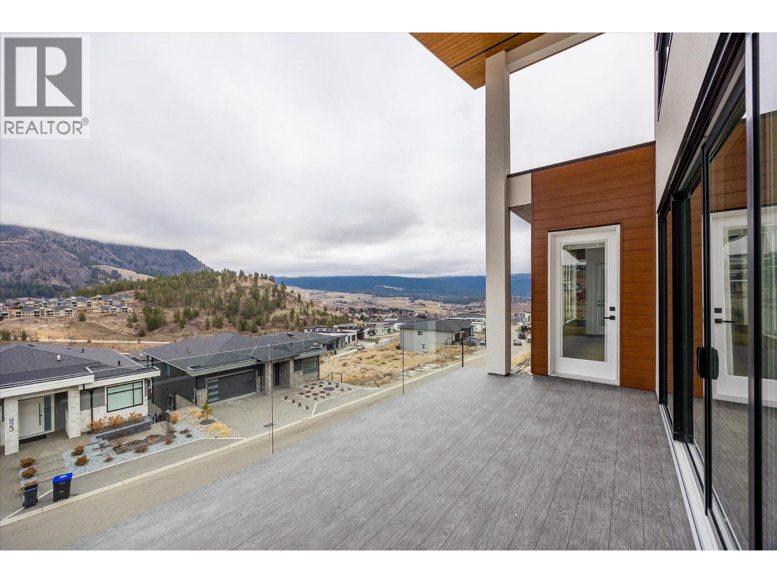 979 Loseth Drive