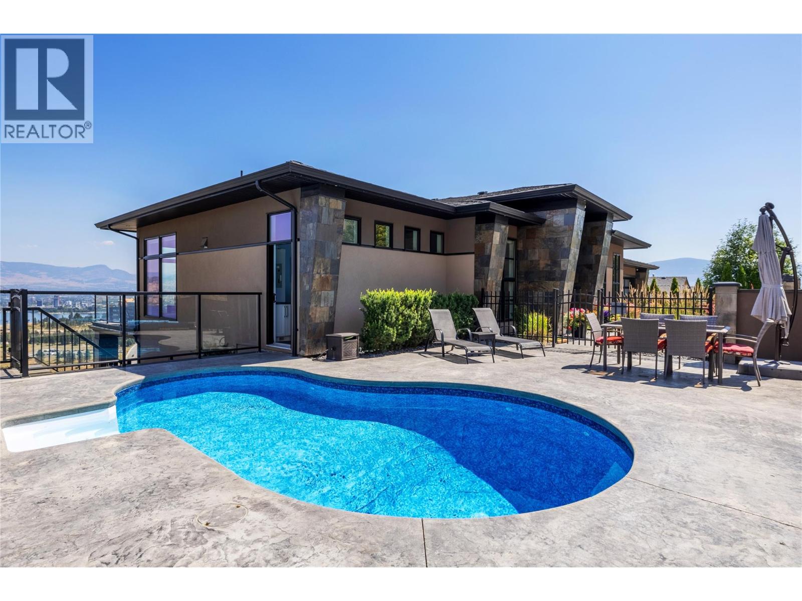 1823 Diamond View Drive