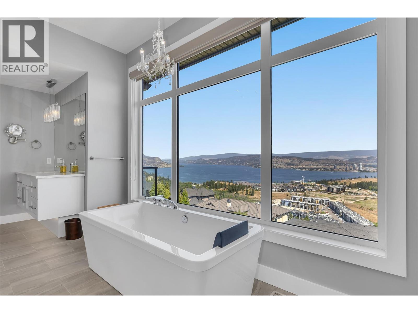 1823 Diamond View Drive