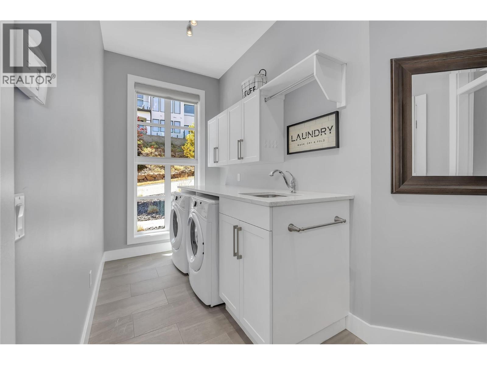 1823 Diamond View Drive