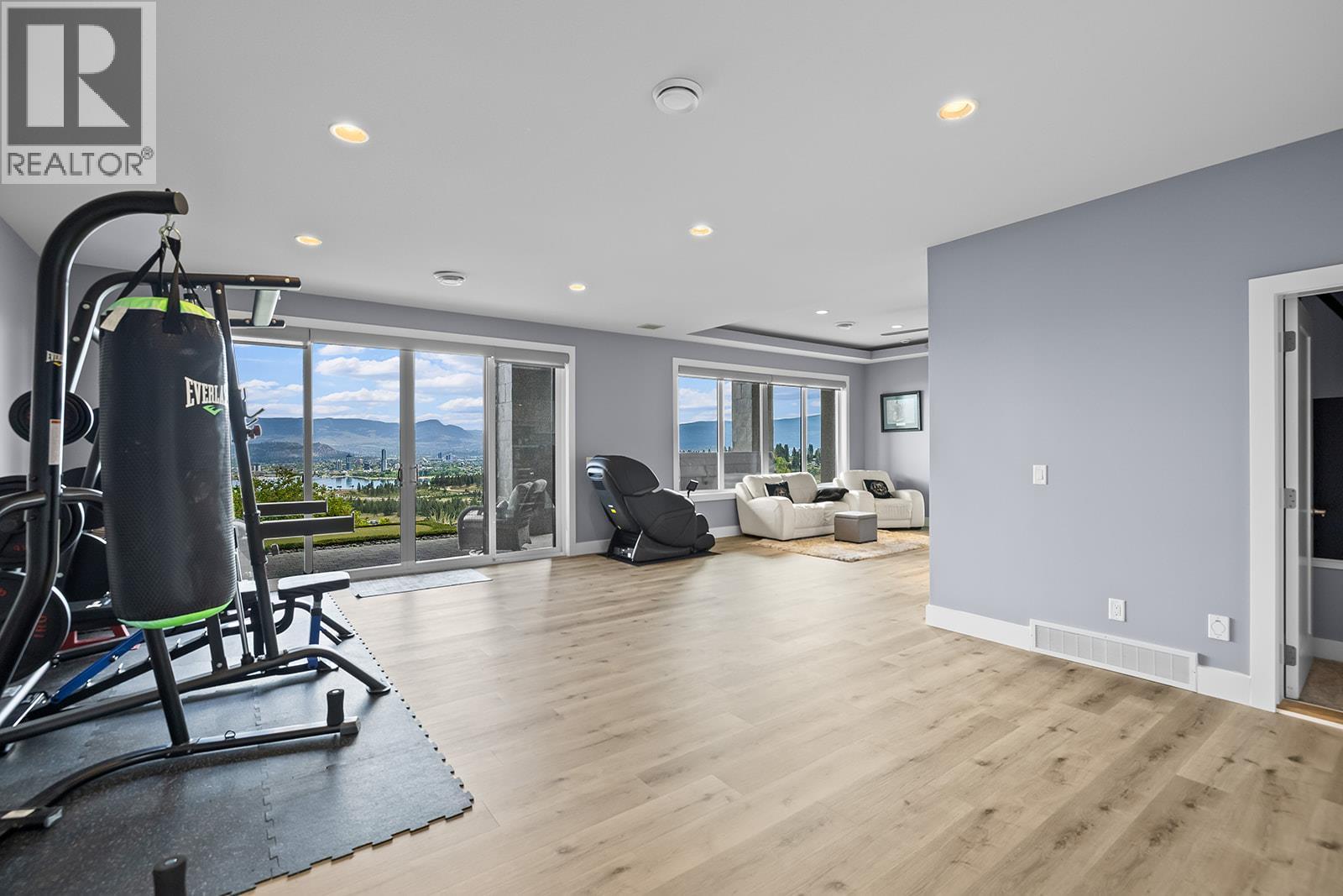1823 Diamond View Drive