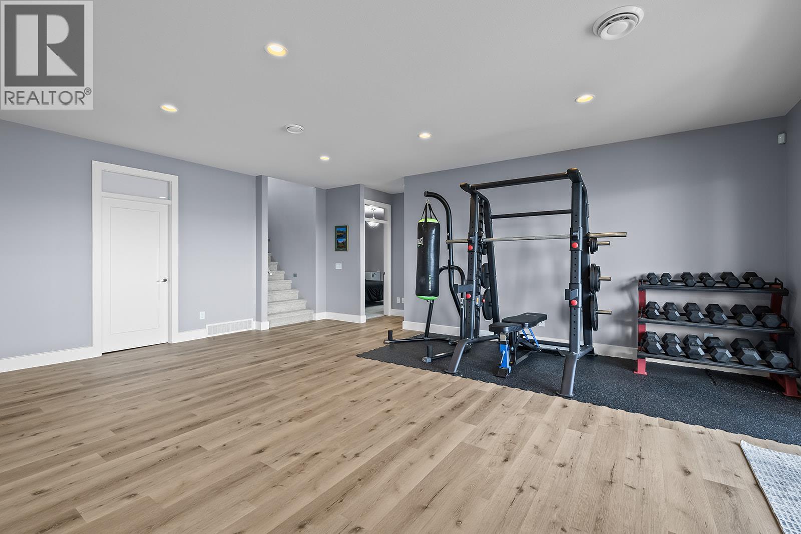 1823 Diamond View Drive
