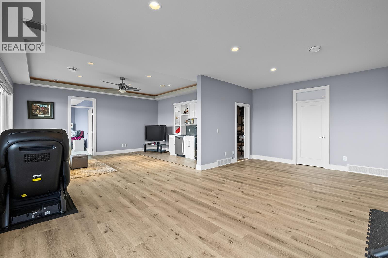 1823 Diamond View Drive