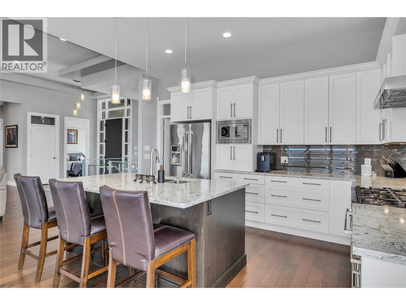1823 Diamond View Drive