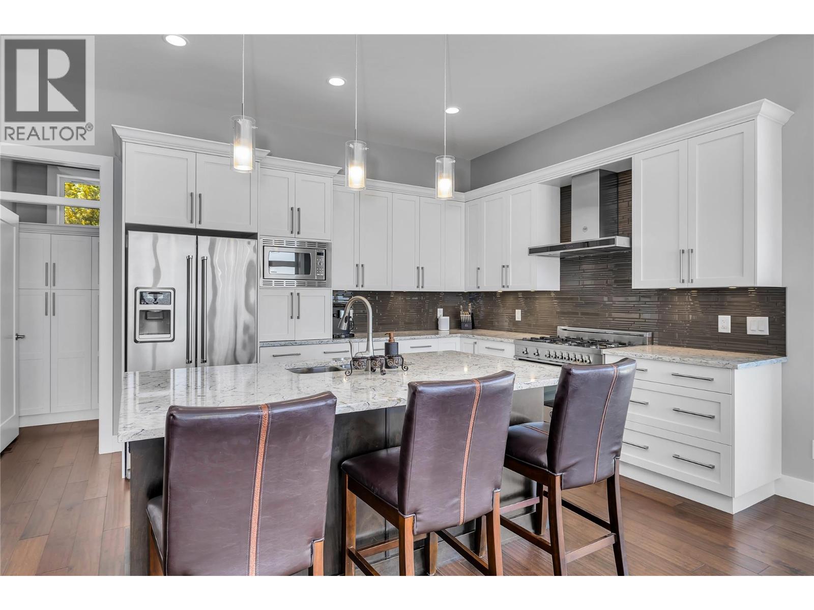 1823 Diamond View Drive