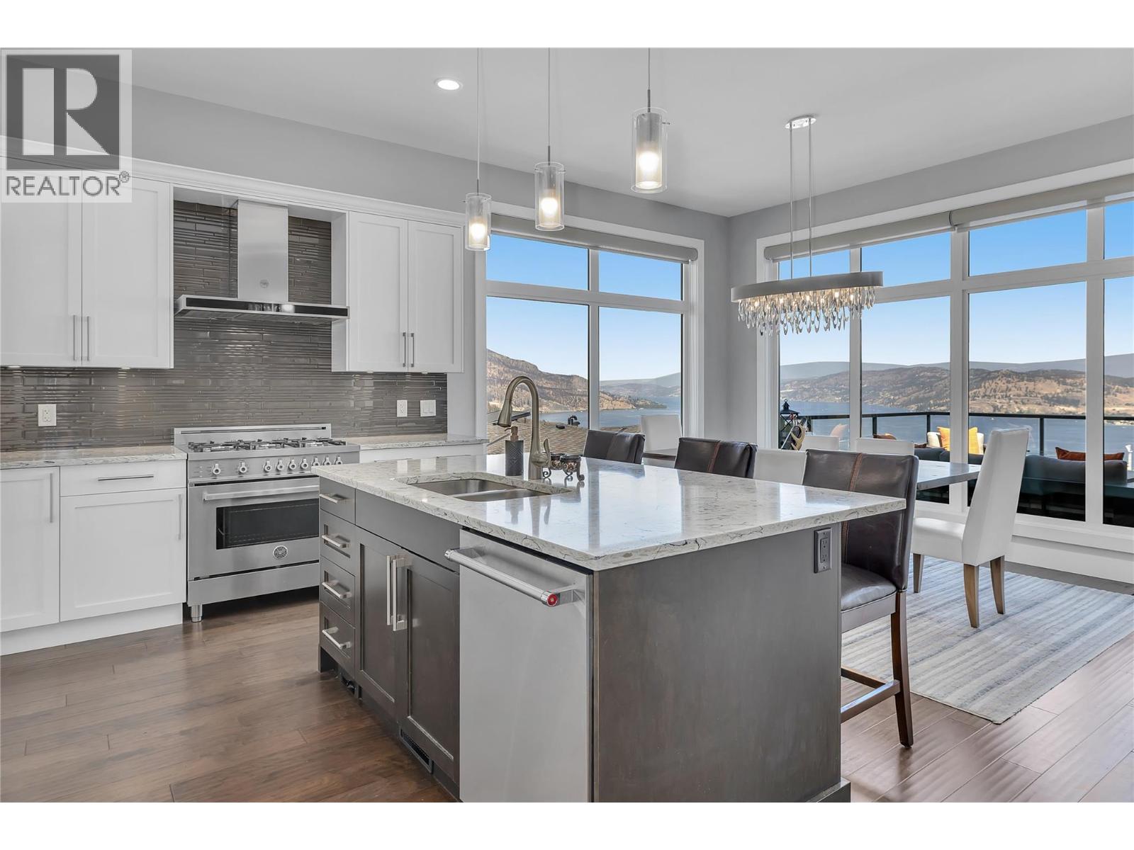 1823 Diamond View Drive