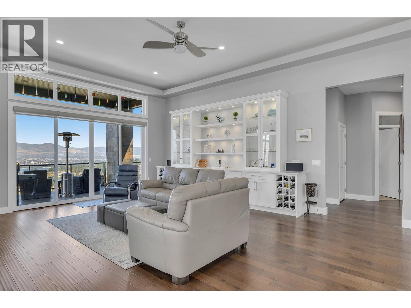 1823 Diamond View Drive