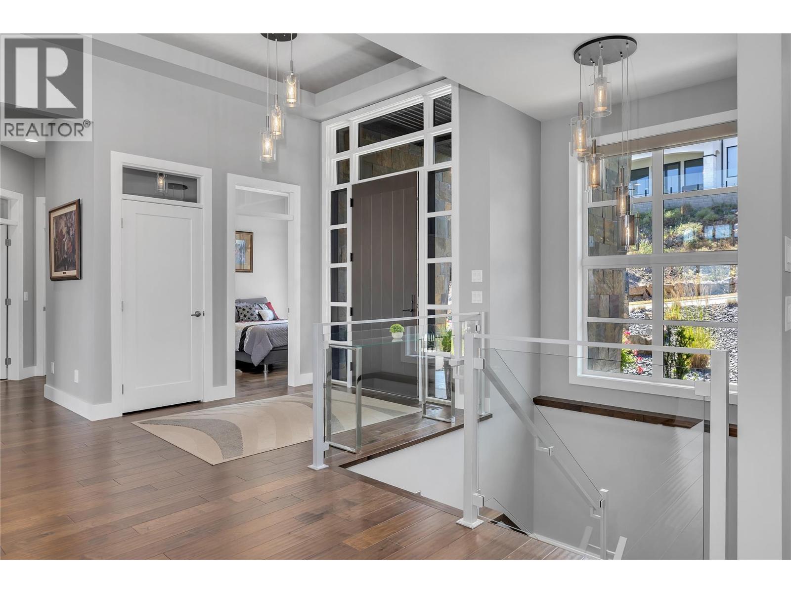 1823 Diamond View Drive