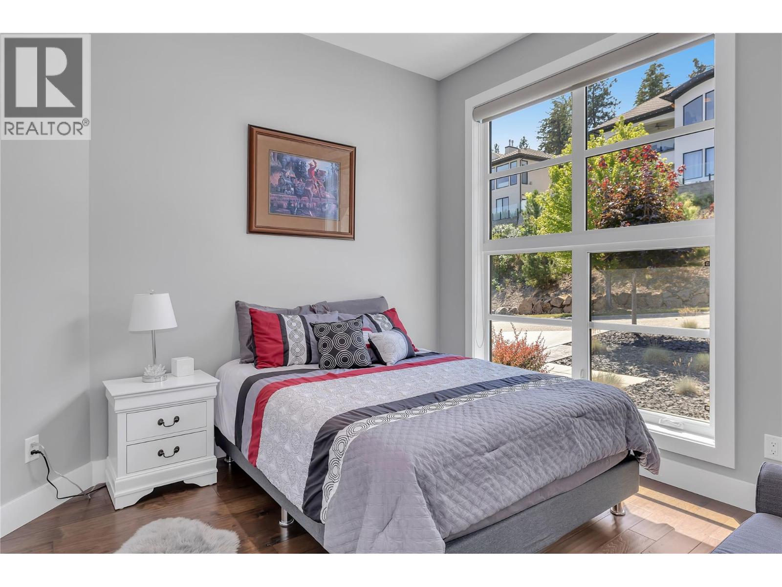1823 Diamond View Drive