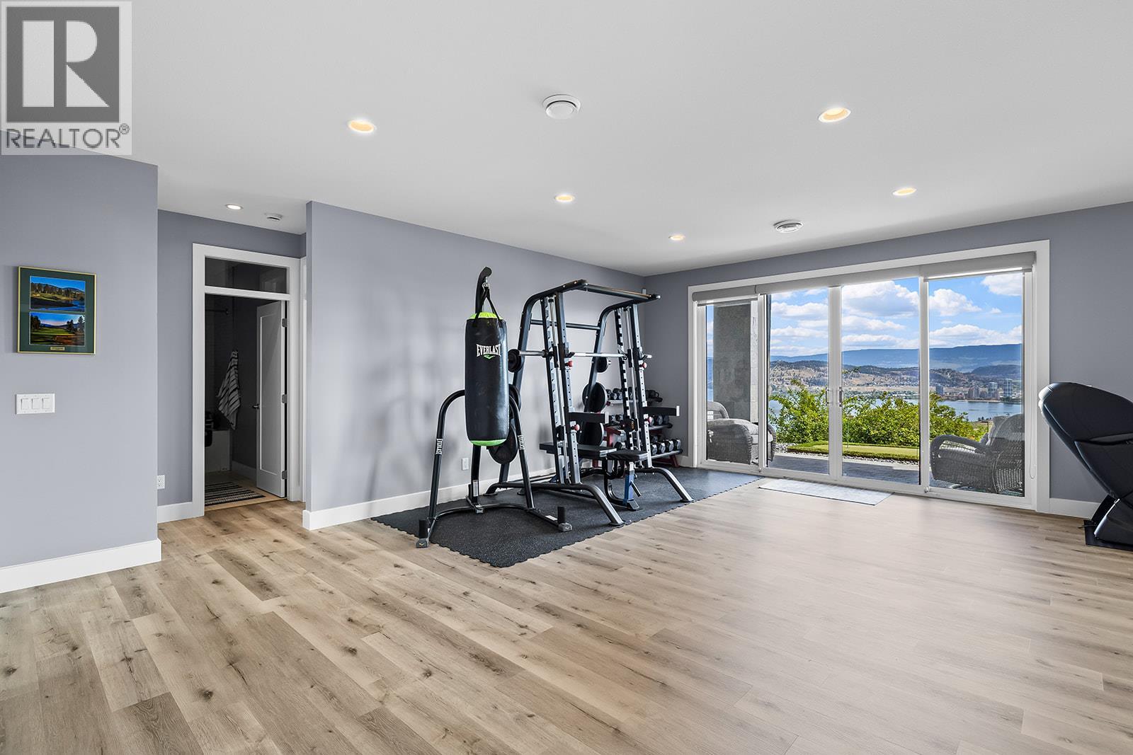 1823 Diamond View Drive