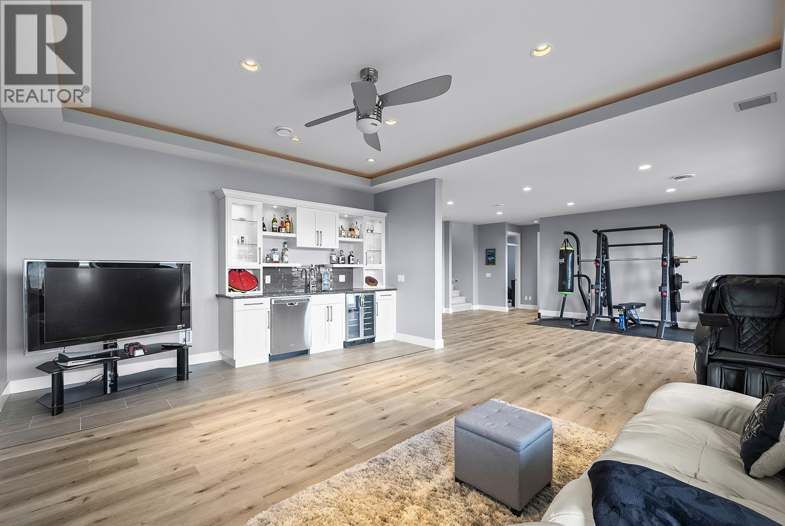 1823 Diamond View Drive