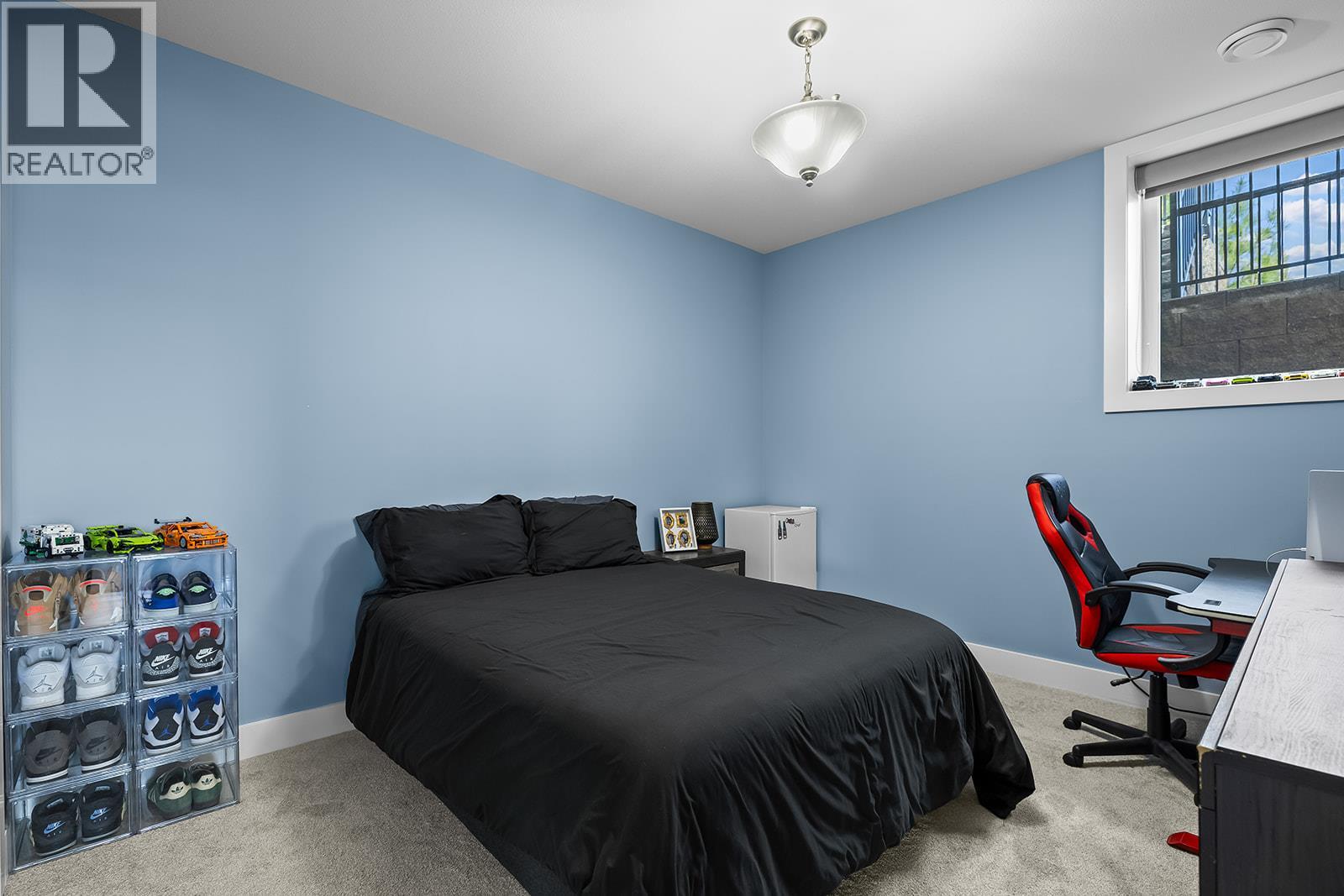 1823 Diamond View Drive