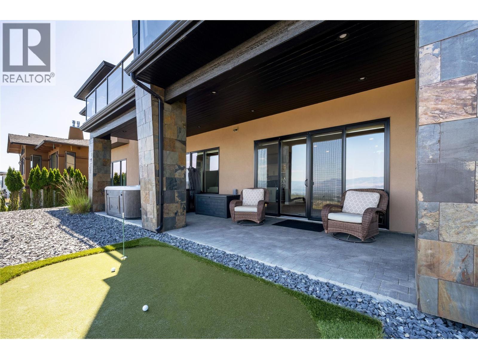 1823 Diamond View Drive