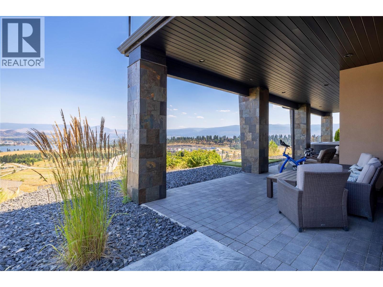 1823 Diamond View Drive