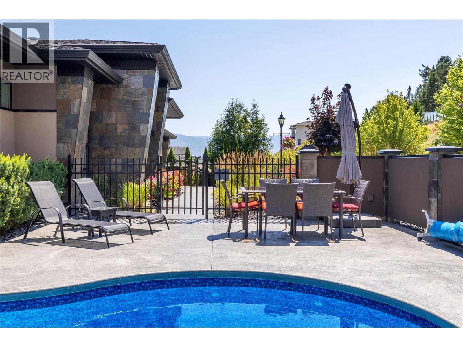 1823 Diamond View Drive